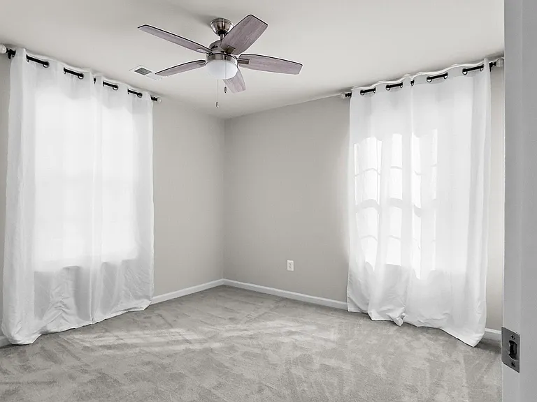 10185 Warfield St — Photo 10