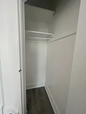 Rented by Perry Associates NYC Inc | media 17