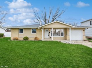 268 Holly Ln, Elk Grove Village, IL 60007