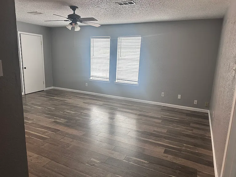 5224 Avenue R #1 — Photo 20