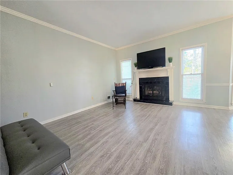 1426 Cambridge Cmn — Photo 7