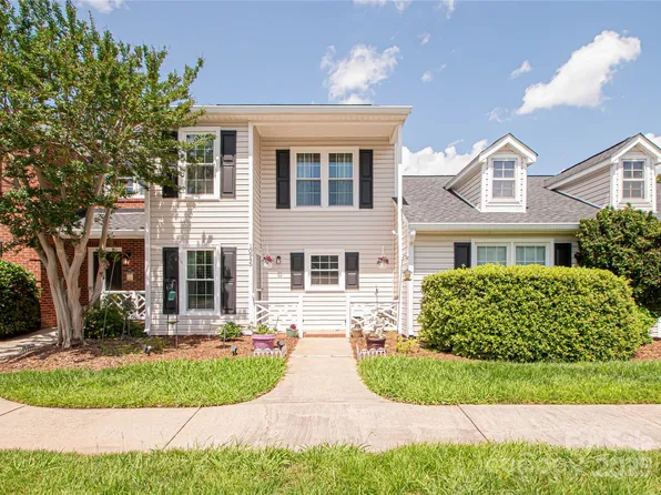 10945 Winterbourne Ct, Charlotte, NC 28277