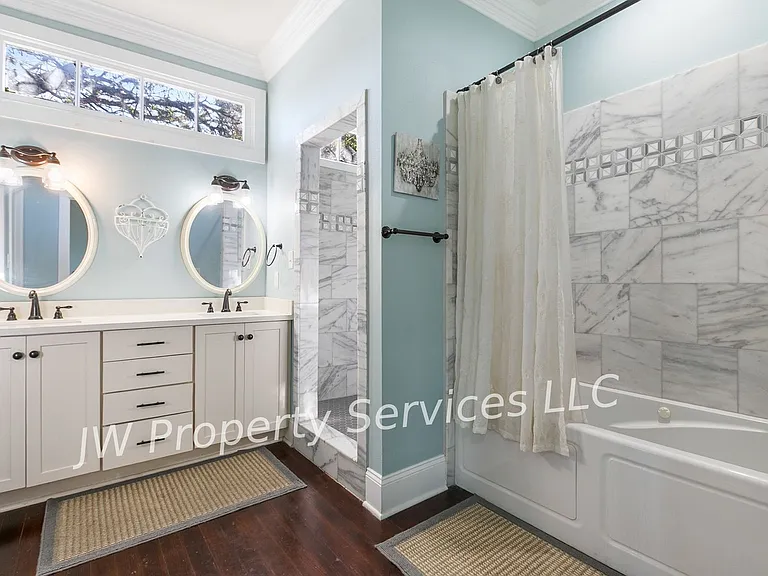 324 N Roman St — Photo 5