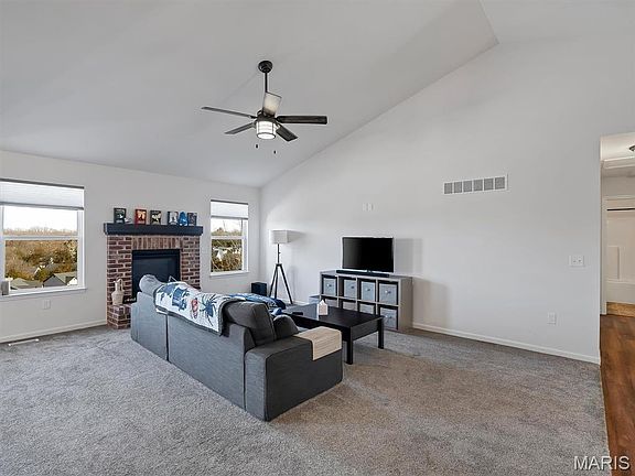 4th image of 1833 Sunset Rdg