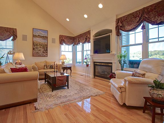 2-Story Family Room w/Cathedral ceiling & incredible views!