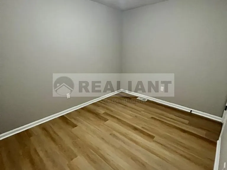 31 Hurley St #18 — Photo 12