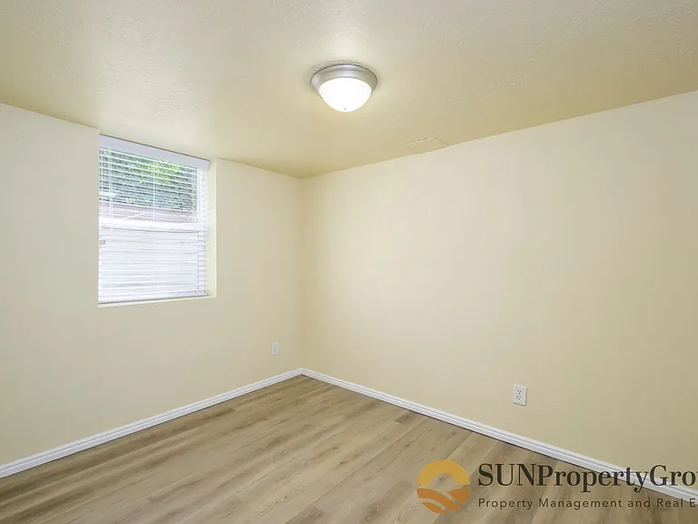 1518 S Green St — Photo 15