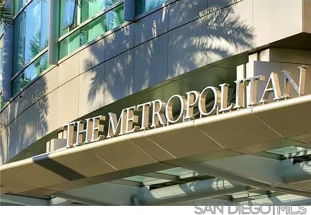 the Metropolitan — Photo 2