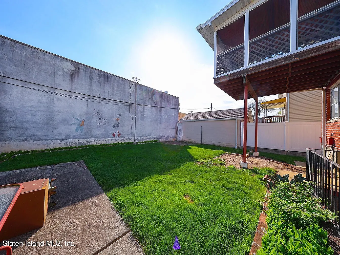 188 Jacques Ave — Photo 2
