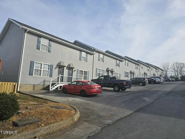 346 Old Gray Station Rd — Photo 3