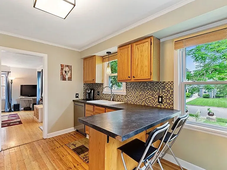 2716 Abbott Ave N — Photo 3