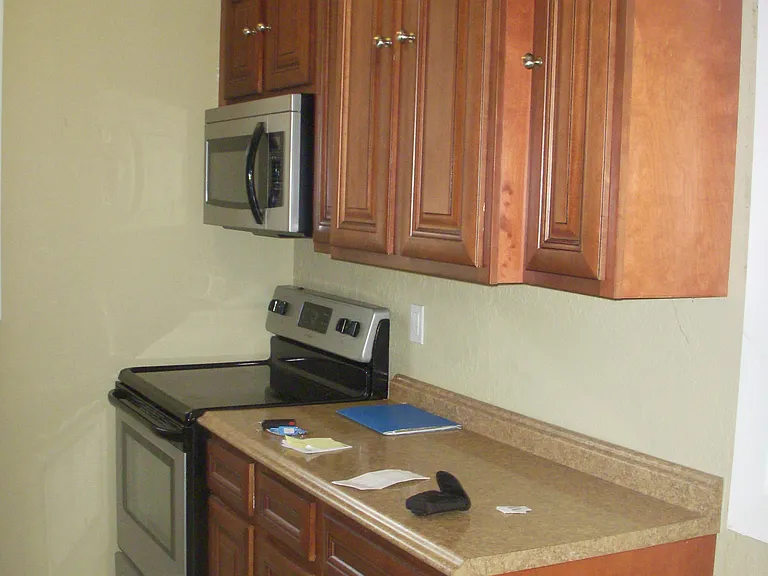 5341 Bancroft Ave #2W — Photo 2