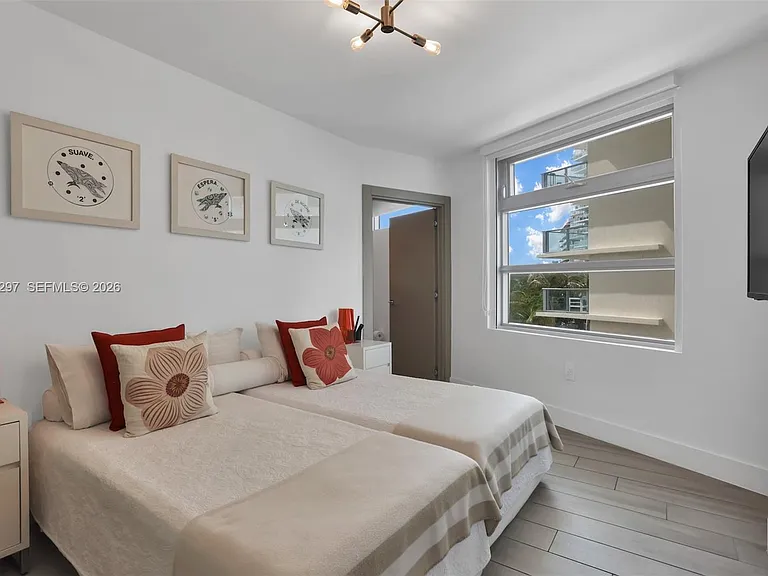 6620 Indian Creek Dr #310 — Photo 24