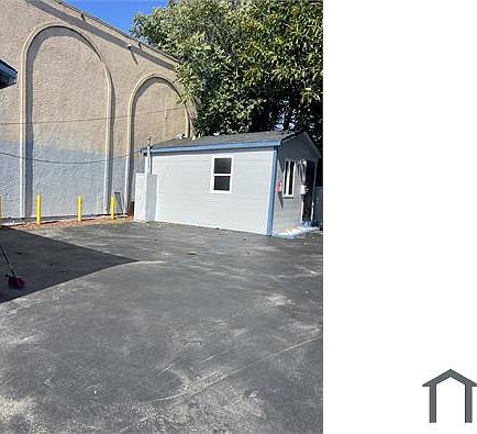 5th image of 3713 W Imperial Hwy #9