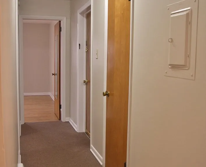 414 S Market St — Photo 5