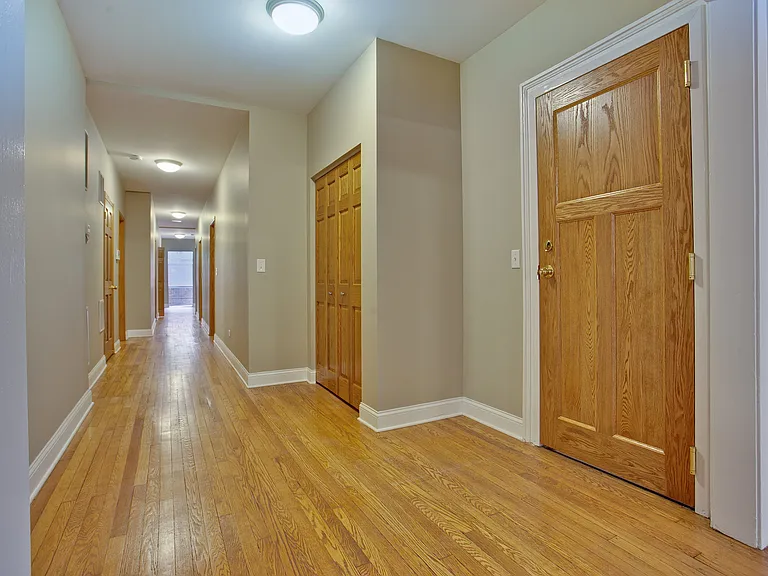 5419 S Hyde Park Blvd — Photo 6