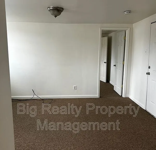 29 N Main St #4A — Photo 7