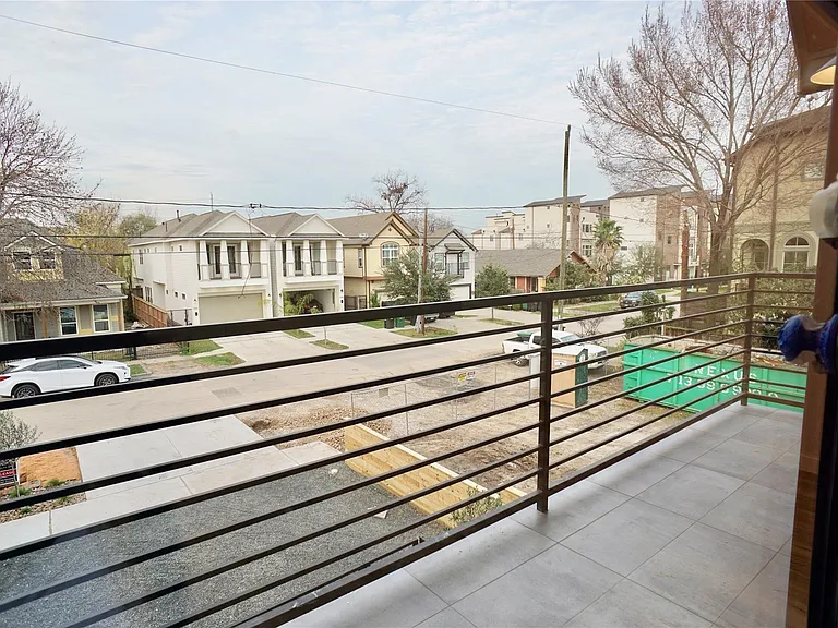 1711 Summer St — Photo 14