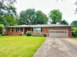 304 Andrew Dr, Hopkinsville, KY 42240