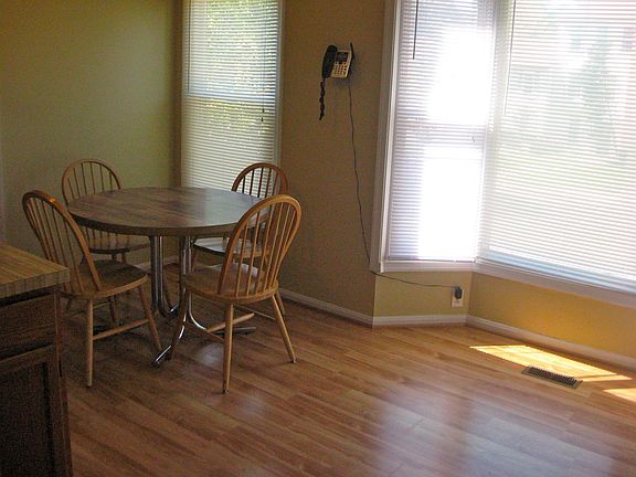 Breakfast Nook & Bay