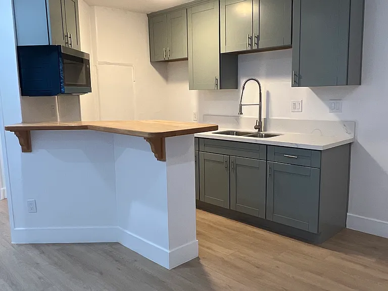 2125 Reed Ave #101 — Photo 2