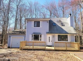 7140 Robinwood Dr, Tobyhanna, PA 18466