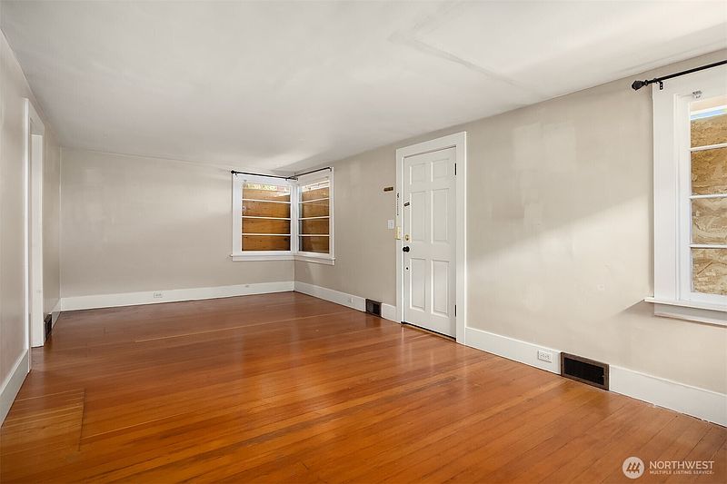 3rd image of 943 N 103rd Street