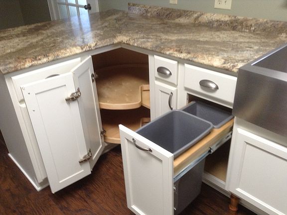 Lazy-Susan & Garbage Bins