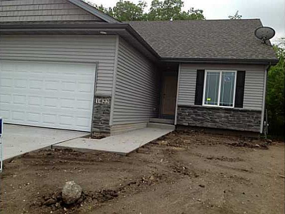 1st image of 1422 NE Falstaff Ln