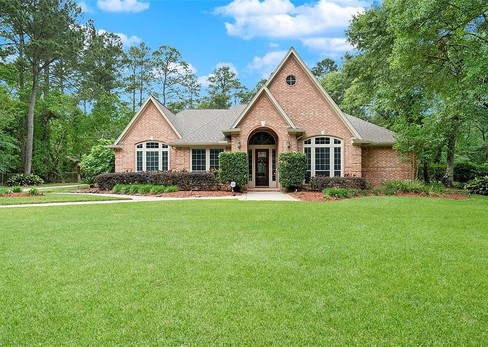 22903 Laurelwood