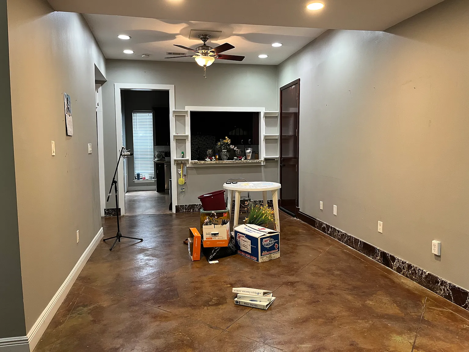4 bed, 2.5 bath, 2000 sqft, $2,400 — Photo 3