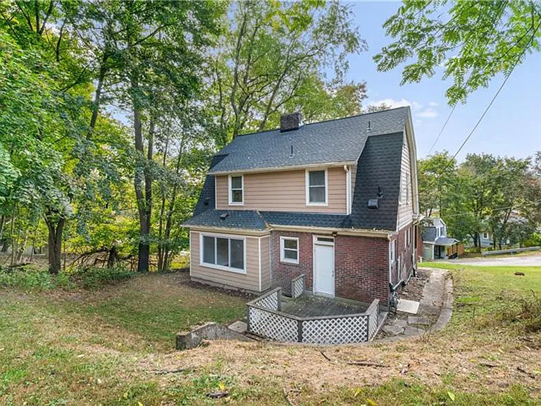 8527 Westwood Rd — Photo 2