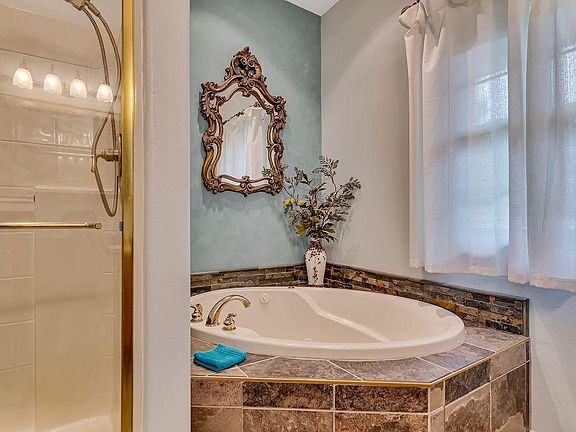 5th image of 44 Bethany Shores Dr