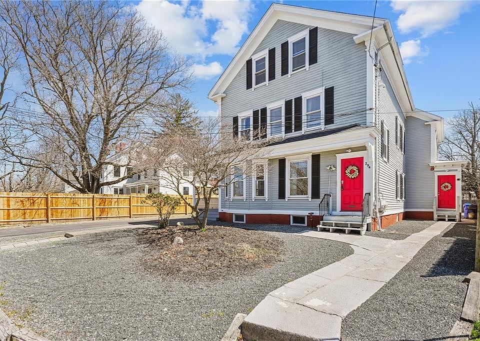 1st image of 292 Pleasant St