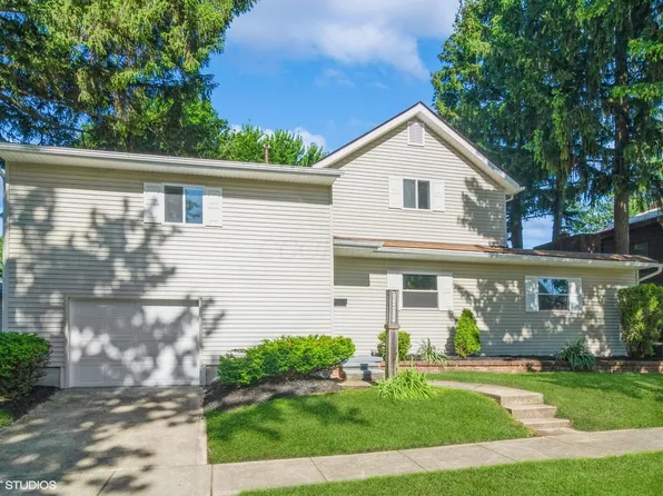 823 S Walnut St, Bucyrus, OH 44820