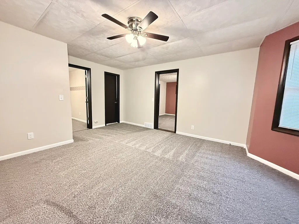 3 bed, 1000 sqft, $1,750 — Photo 4