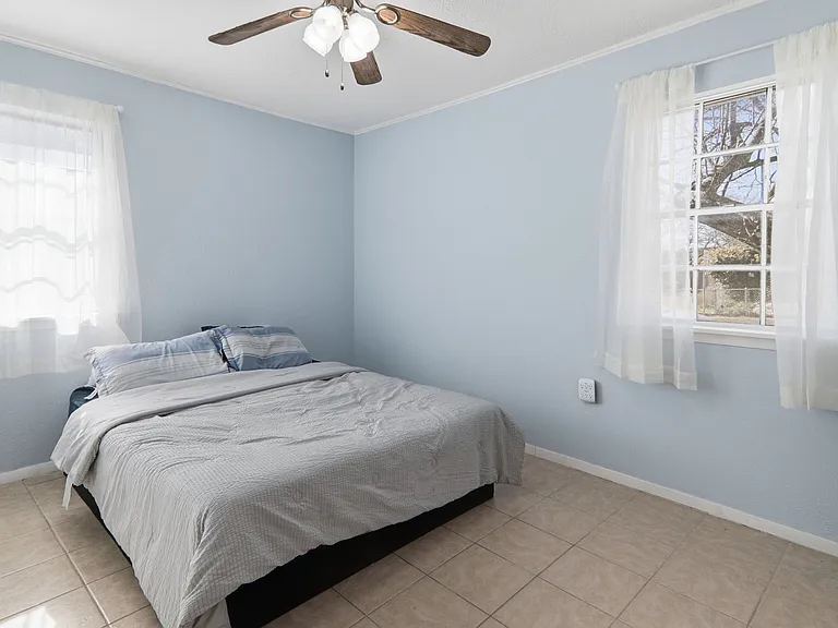 1403 Little St — Photo 15