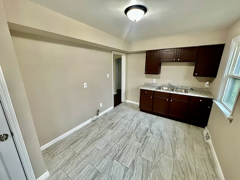 5031 Adams St — Photo 3