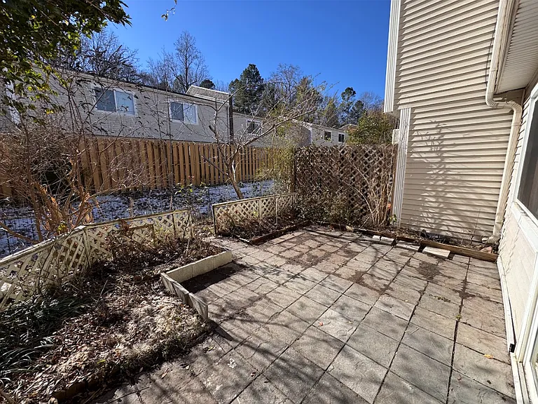 220 Elizabeth St #E8 — Photo 26