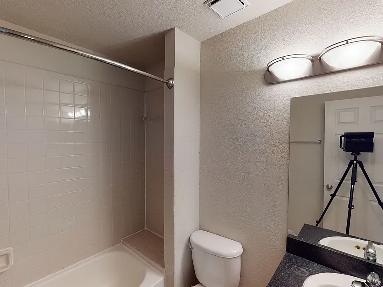 Altamira Place Apartment Homes — Photo 96