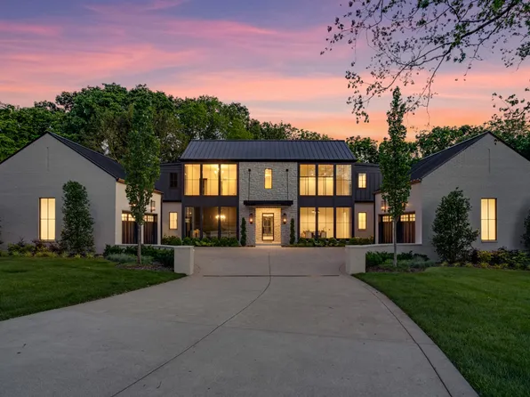 1505 Harding Pl, Nashville, TN 37215