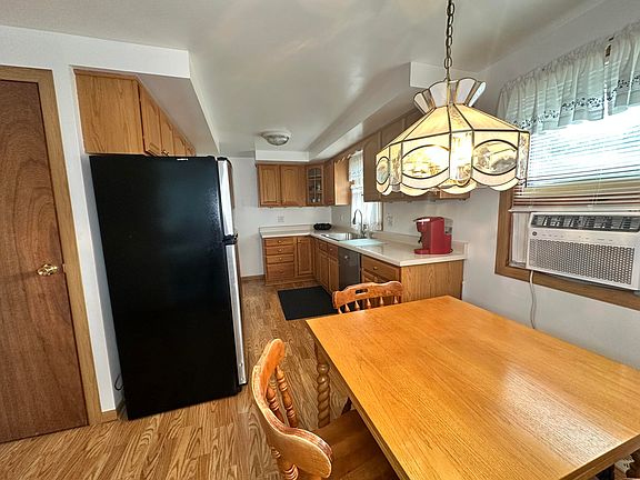 5th image of 1064 Albin Dr