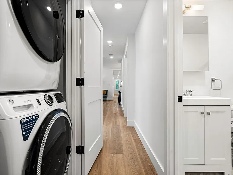 130 Fisher Ave #8 — Photo 11