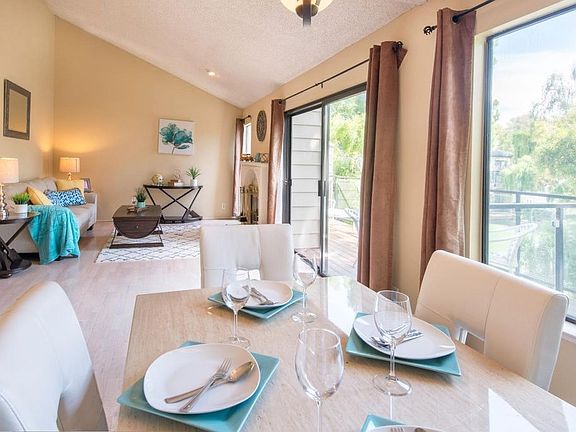 living room / dining area