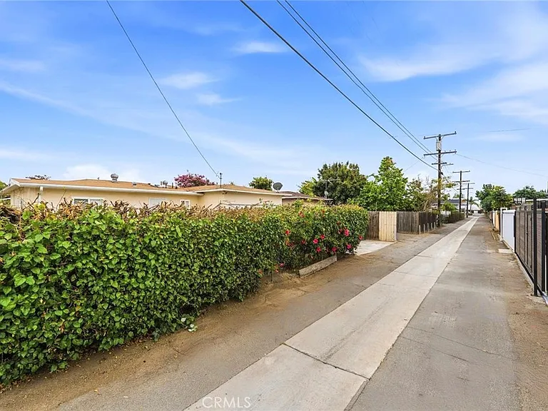 703 S Harbor Blvd — Photo 31