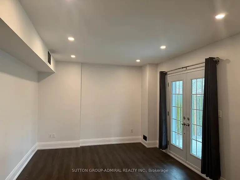 115 Stonebriar Dr #LOWER — Photo 3