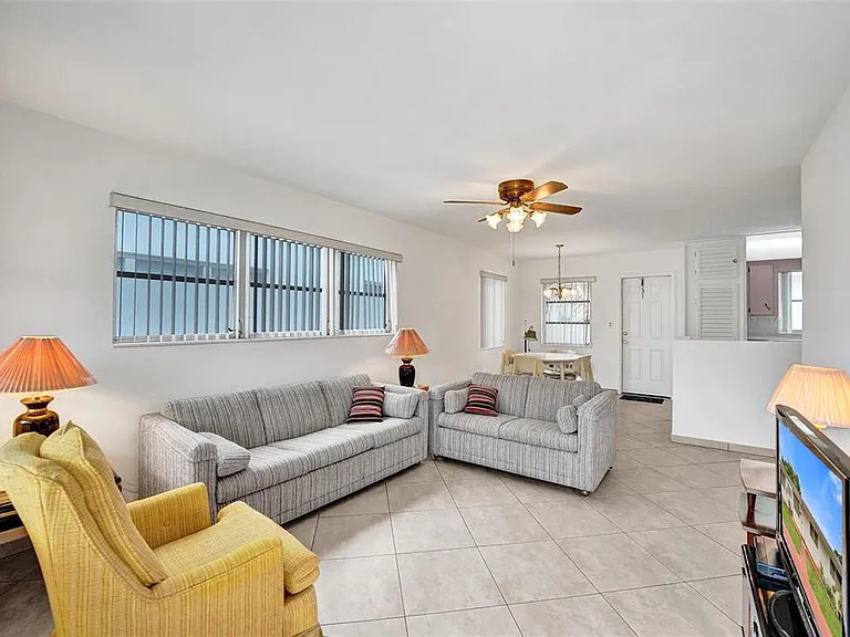 2317 Garfield St #3 — Photo 3