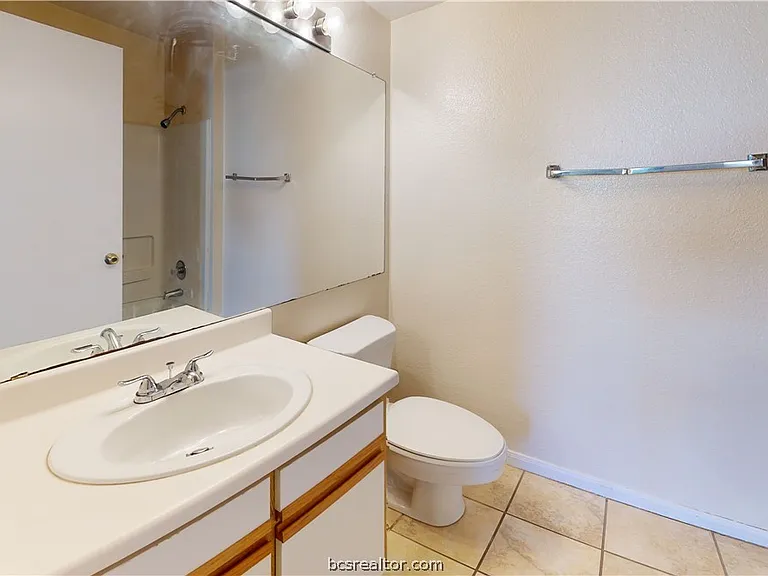 529 Sw Pkwy #102 — Photo 20