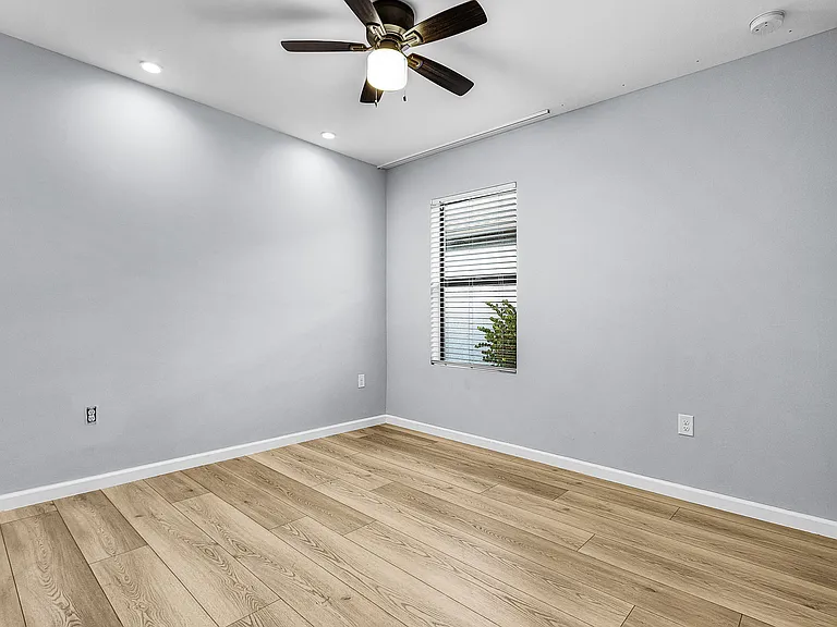 16033R Beachberry Dr — Photo 15