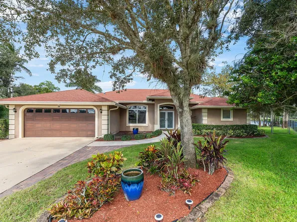 100 Royal Court, Royal Palm Beach, FL 33411